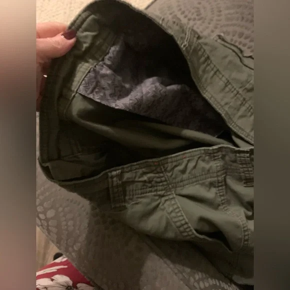 Union Bay Mens Cargo Shorts, Size 40 W, Great Condition - Picture 9 of 12